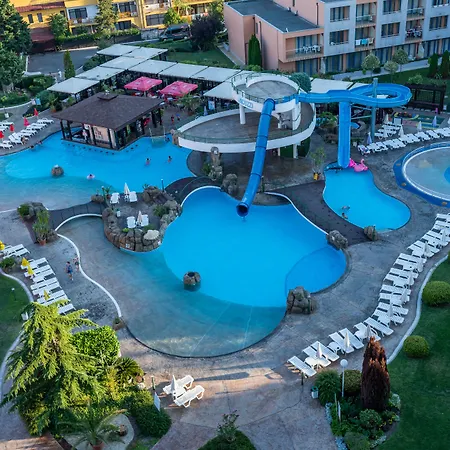 アパートホテル Trakia Plaza 4*