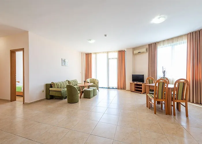 Trakia Plaza Aparthotel 4*