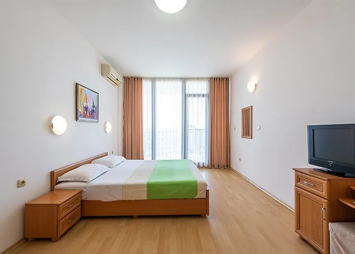 Trakia Plaza Aparthotel 4*