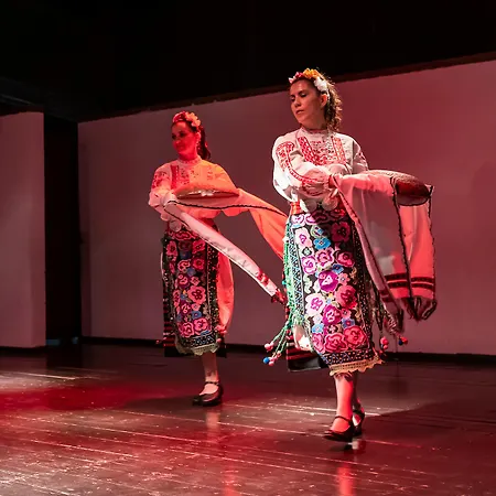 Trakia Plaza 公寓式酒店 4*