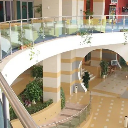 Trakia Plaza 公寓式酒店