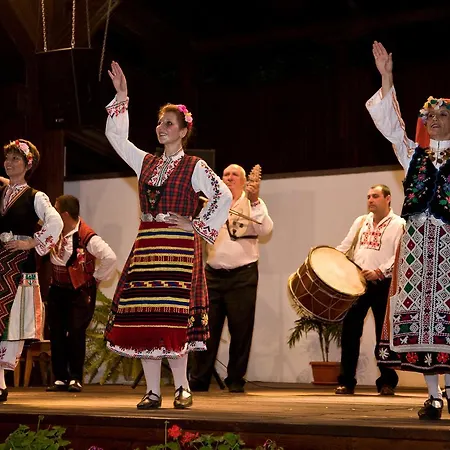 公寓式酒店 Trakia Plaza 4*